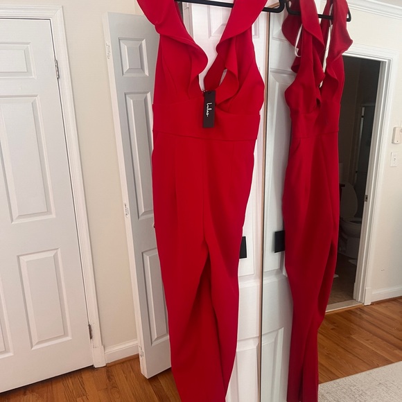 Lulu's Leilani Red Ruffled Jumpsuit Size M - Picture 6 of 10